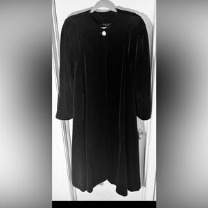 CATTIVA Chic Black Velvet Women's Opera Coat size 10 Vintage
